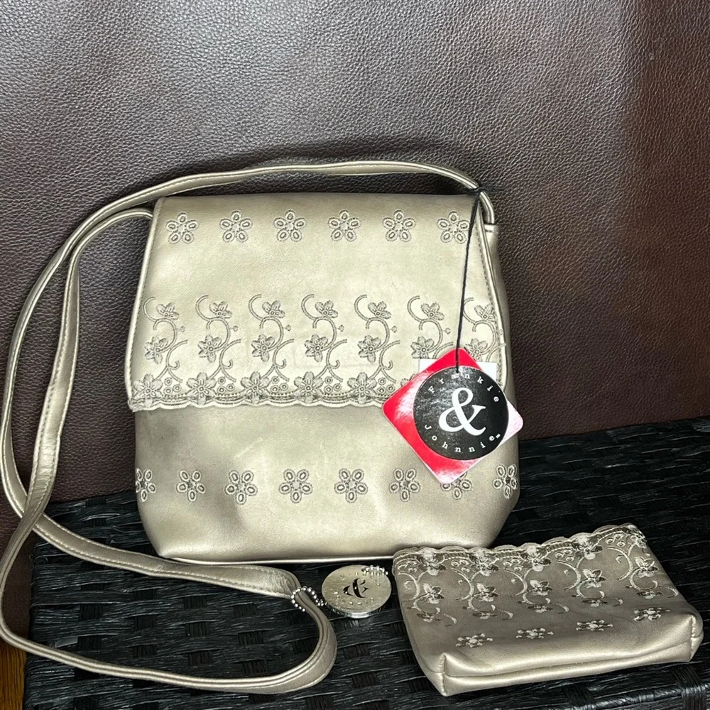 Floral Embroidered Gold Purse w Change Purse , Frankie & Johnnie crossbody bag